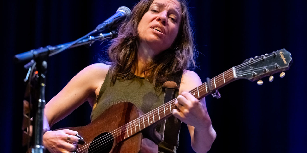 Ani DiFranco- Live in Tucson – UnRated Music Magazine - Featuring Music ...